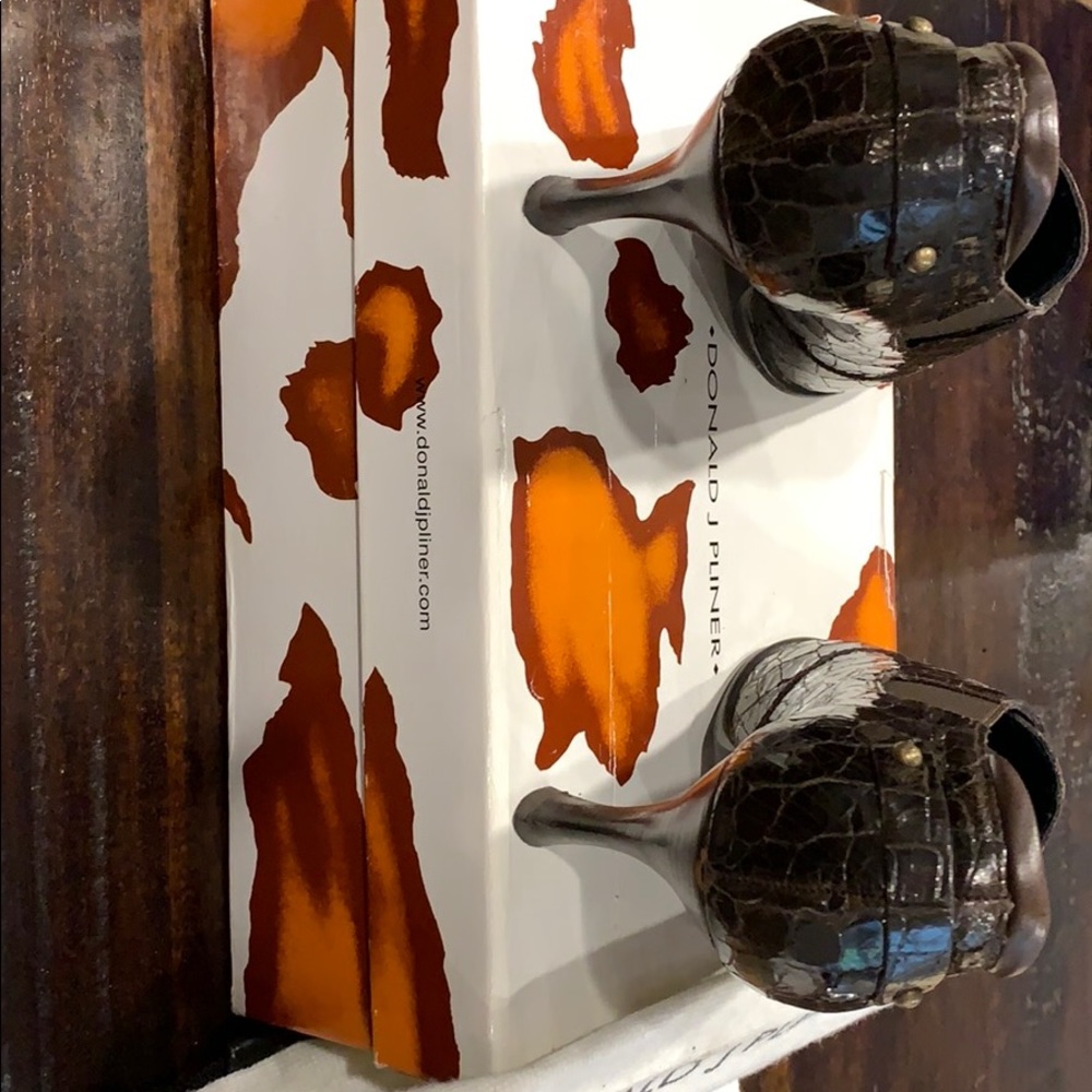 Women’s Donald J Pliner Minya Booties - Picture 5 of 5